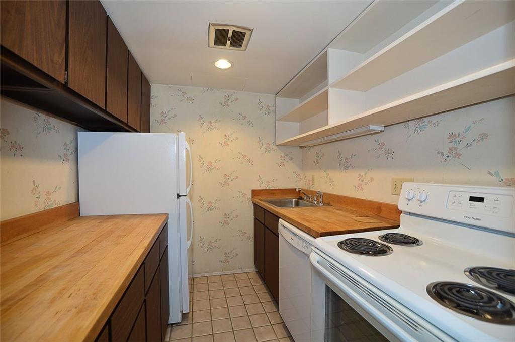 5518 Howe Street Pittsburgh, PA 15232 - Photo 14 of 19 Kitchen 3rd Floor