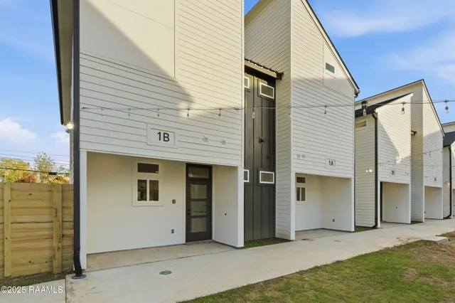 $1,395 | 618 South Washington Street, Unit 11A, Lafayette, LA 70501