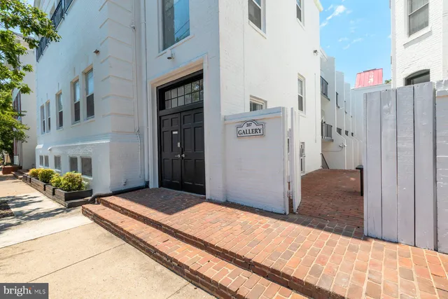 $2,600 | 207 South Patrick Street, Unit 302, Alexandria, VA 22314