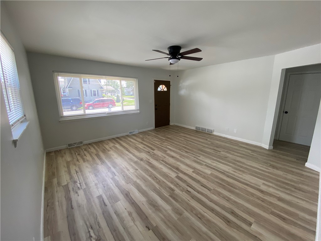 4037 Reading Road Dayton, OH 45420 - Photo 6 of 36
