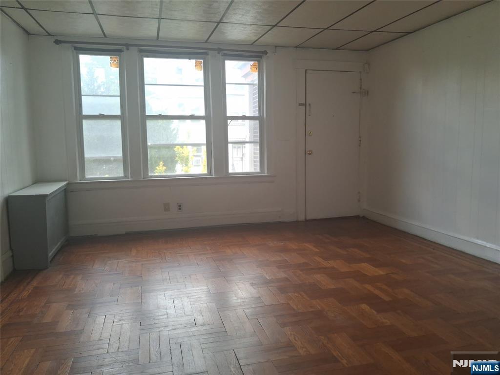19 Bayview Avenue, Unit 2 Newark, NJ 07112 - Photo 3 of 19