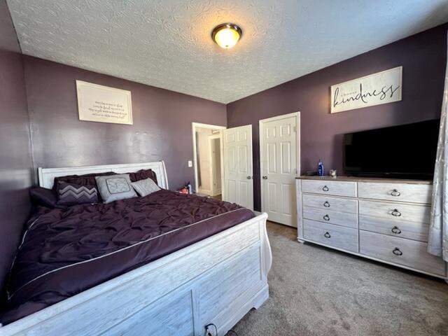 129 Spring Street Utica, OH 43080 - Photo 14 of 35 main floor owners suite