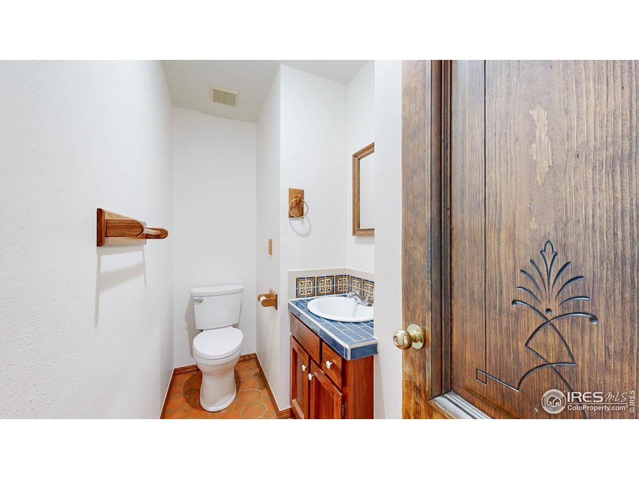 253 Apache Road Lyons, CO 80540 - Photo 11 of 32 Main Floor 1/2 Bath