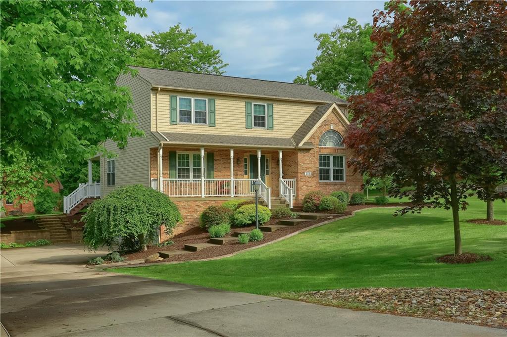 Welcome to 233 Foxglove Drive! 