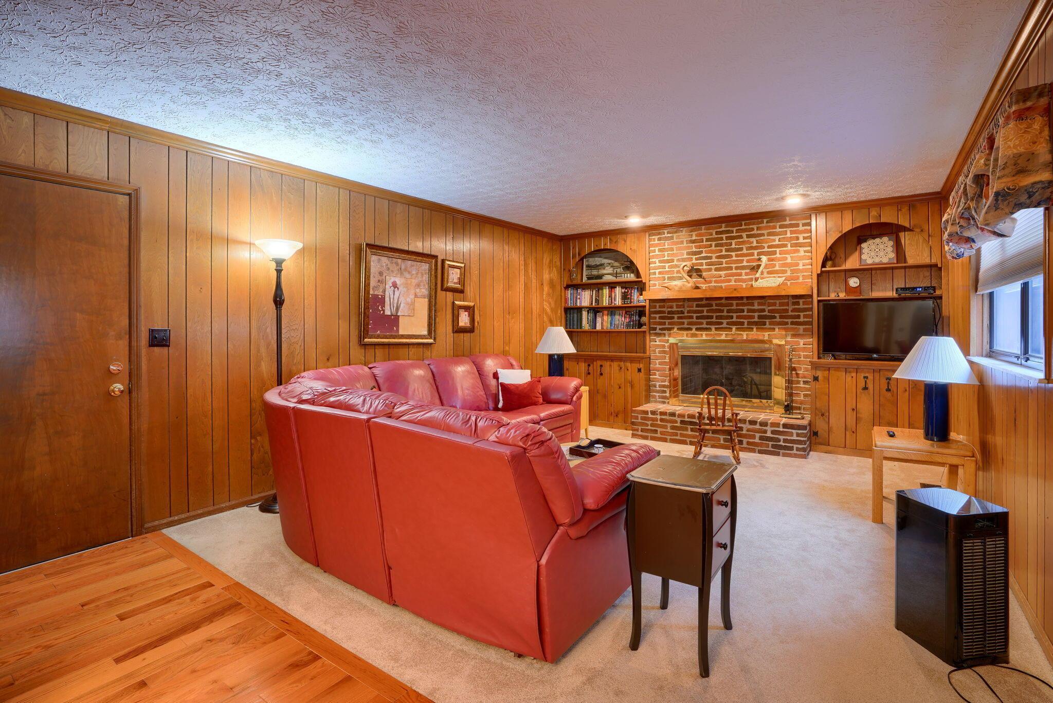 7770 Sanbrooke Road Dublin, OH 43016 - Photo 14 of 47 Family Room