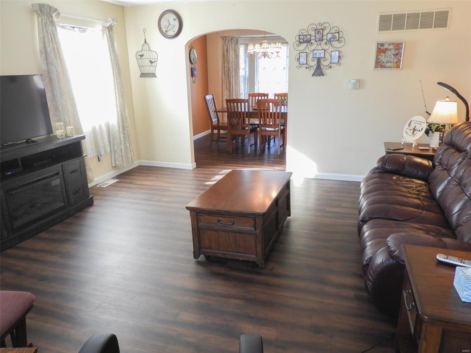 1977 Raintree Trail Collinsville, IL 62234 - Photo 11 of 53 Gallery Image 11