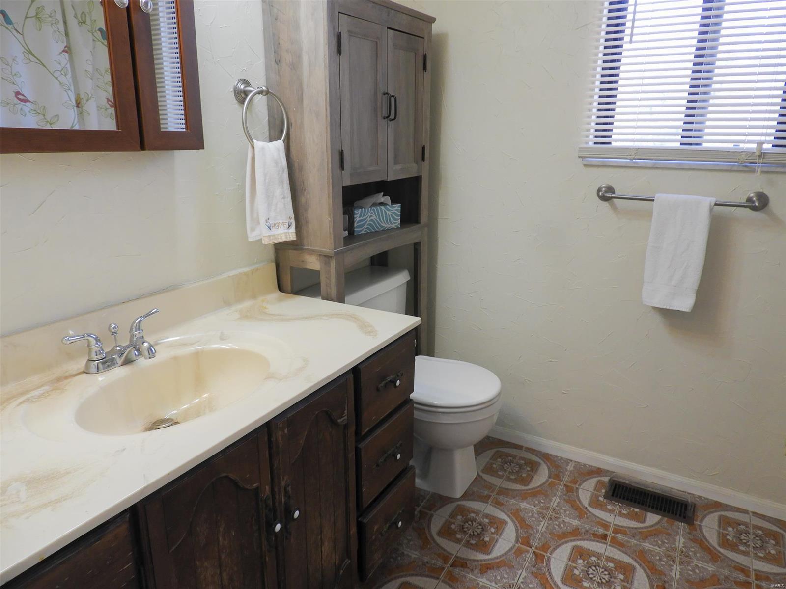 1977 Raintree Trail Collinsville, IL 62234 - Photo 28 of 53 Gallery Image 28