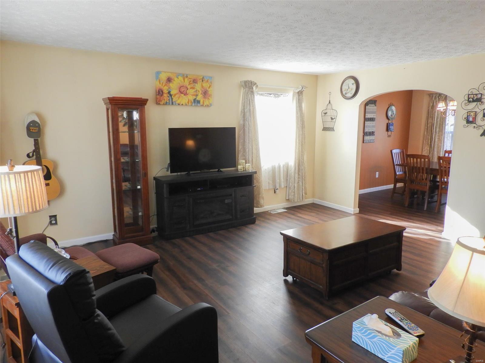 1977 Raintree Trail Collinsville, IL 62234 - Photo 8 of 53 Gallery Image 8