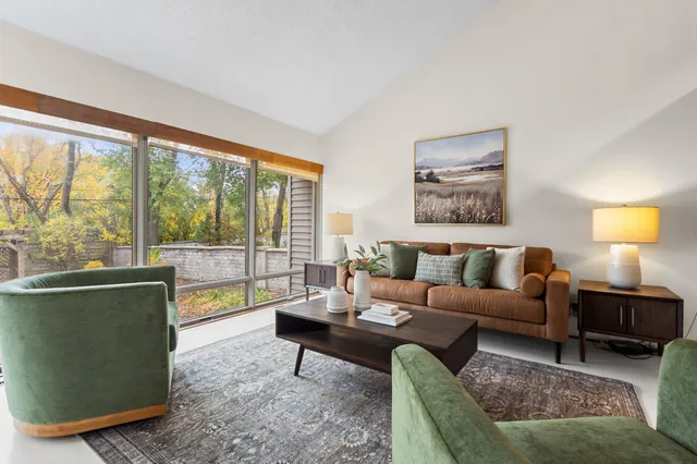 $575,000 | 4622 France Avenue South, Edina, MN 55410