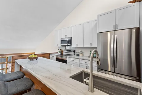 $575,000 | 4622 France Avenue South, Edina, MN 55410