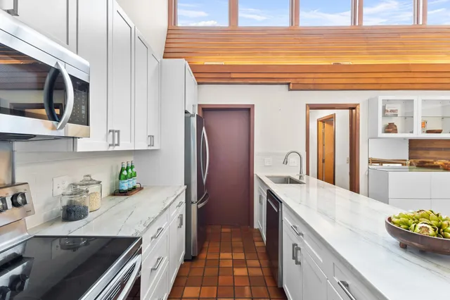 $600,000 | 4622 France Avenue South, Edina, MN 55410