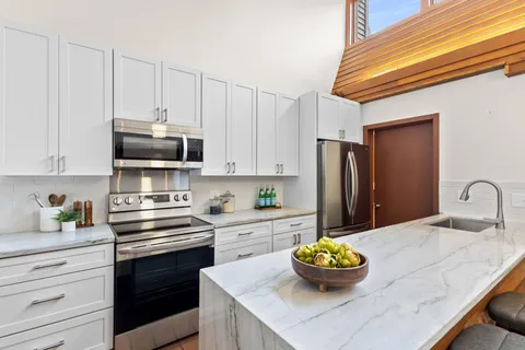 $575,000 | 4622 France Avenue South, Edina, MN 55410