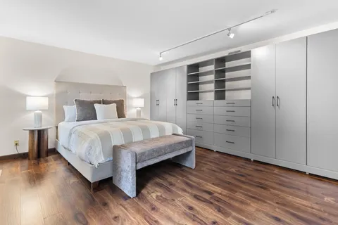 $575,000 | 4622 France Avenue South, Edina, MN 55410