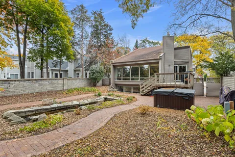 $575,000 | 4622 France Avenue South, Edina, MN 55410