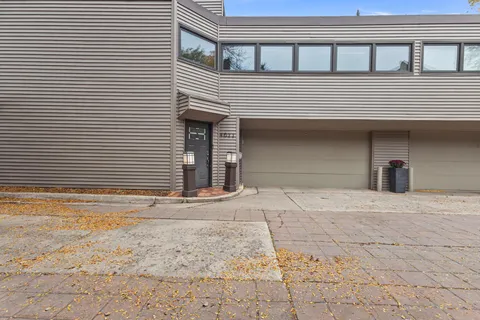 $575,000 | 4622 France Avenue South, Edina, MN 55410