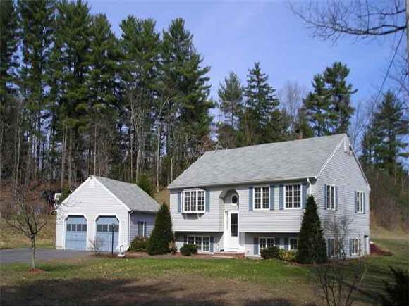 395 Middle Road Brentwood, NH 03833 - Photo 1 of 1