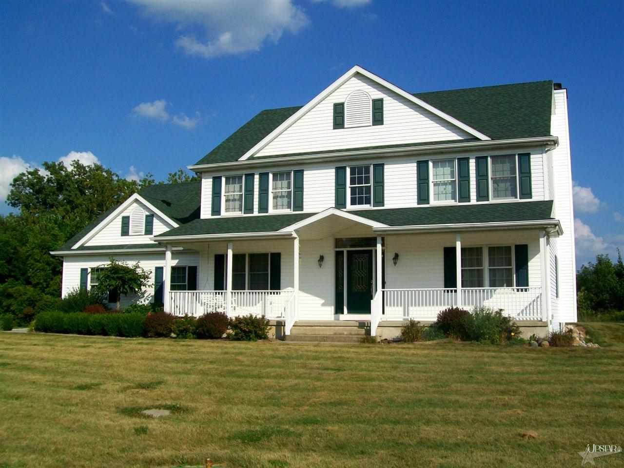 16020 Davis Road Spencerville, IN 46788 - Photo 3 of 27