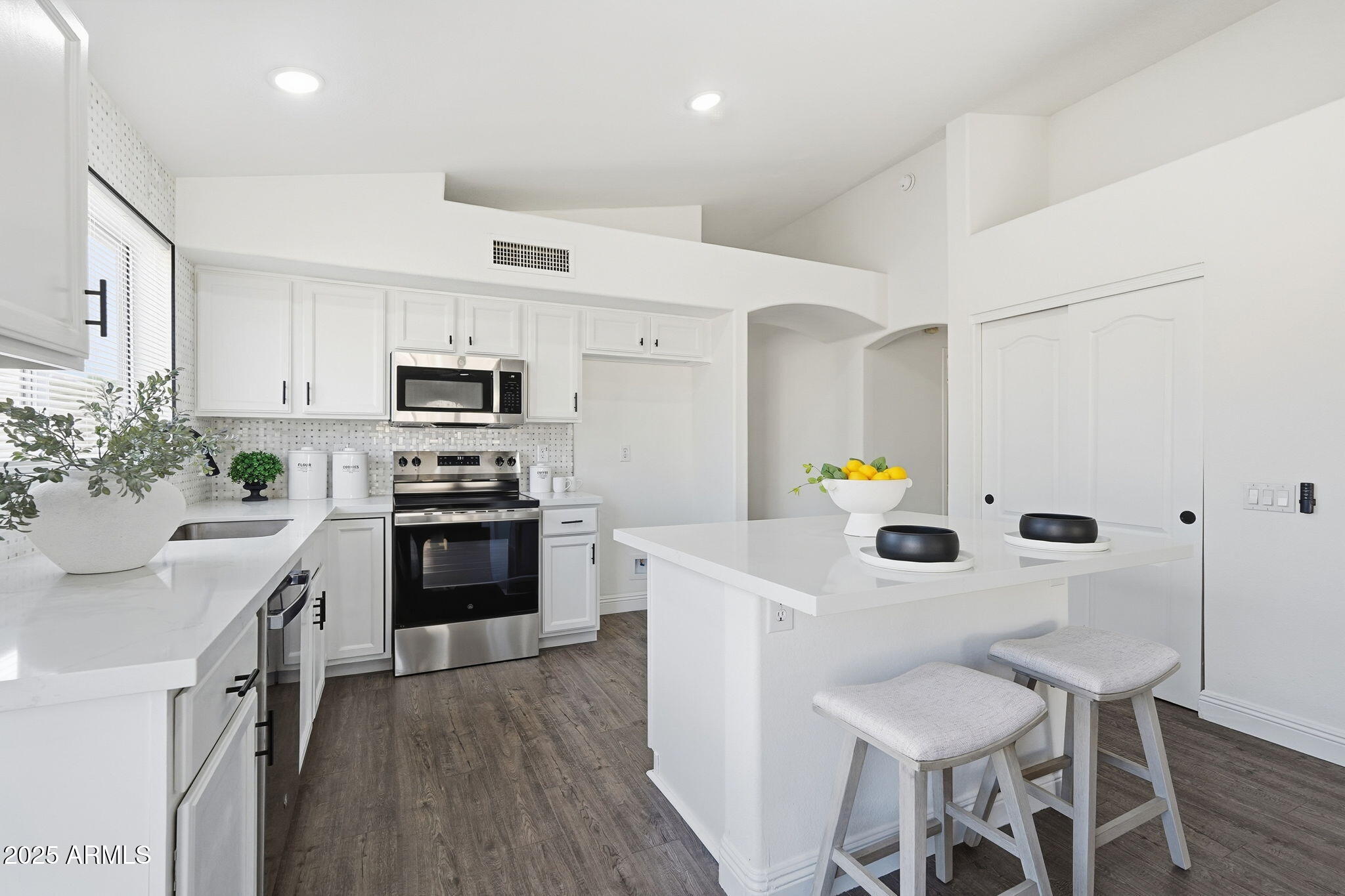 4540 East Dry Creek Road Phoenix, AZ 85044 - Photo 12 of 43 Kitchen