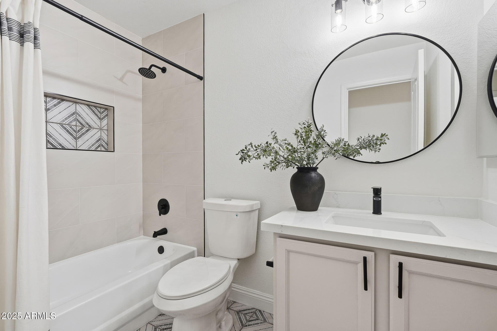 4540 East Dry Creek Road Phoenix, AZ 85044 - Photo 24 of 43 Hallway Bathroom