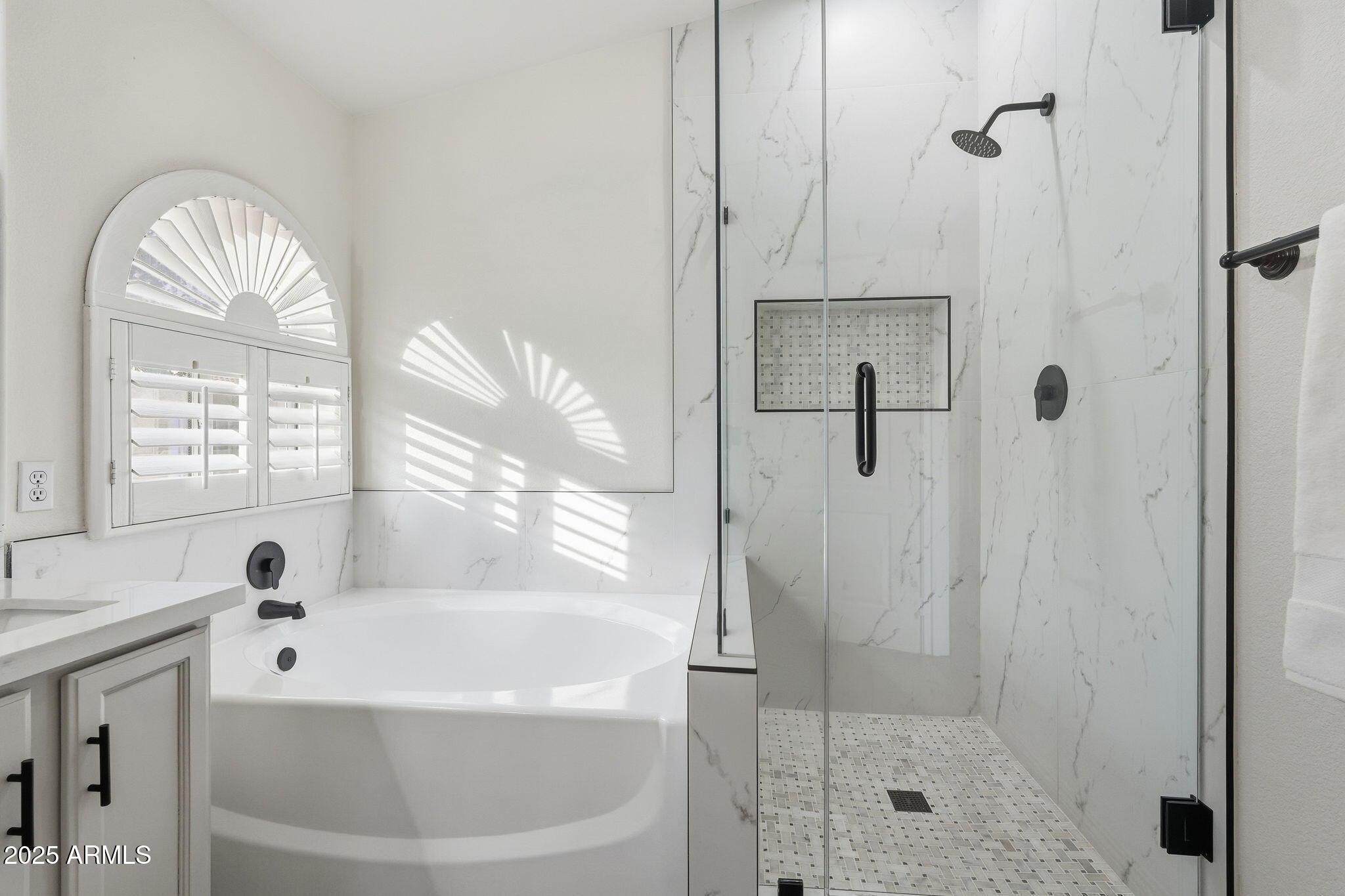 4540 East Dry Creek Road Phoenix, AZ 85044 - Photo 32 of 43 Primary Bathroom