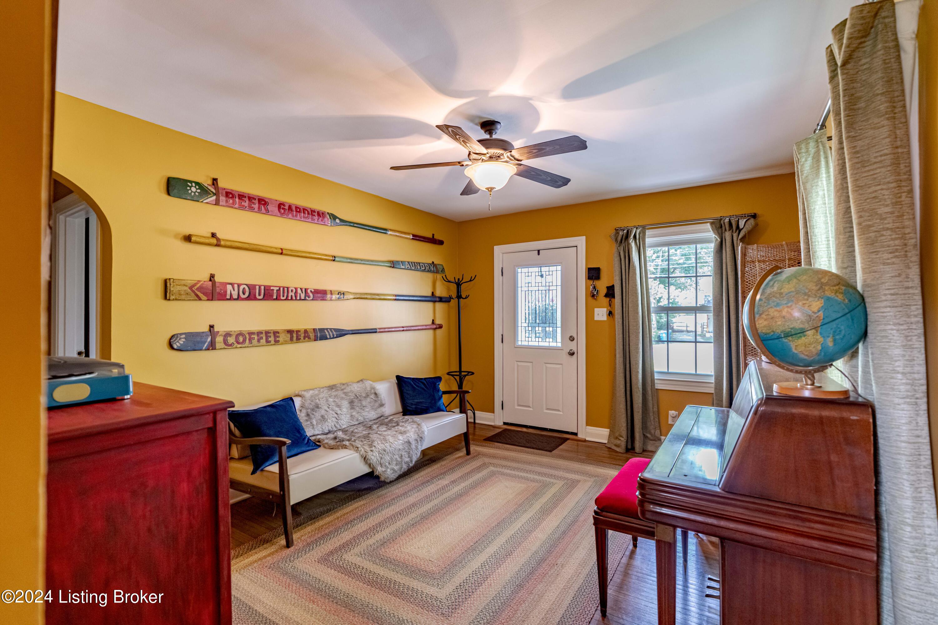 405 Evergreen Road Louisville, KY 40223 - Photo 9 of 55 Living room