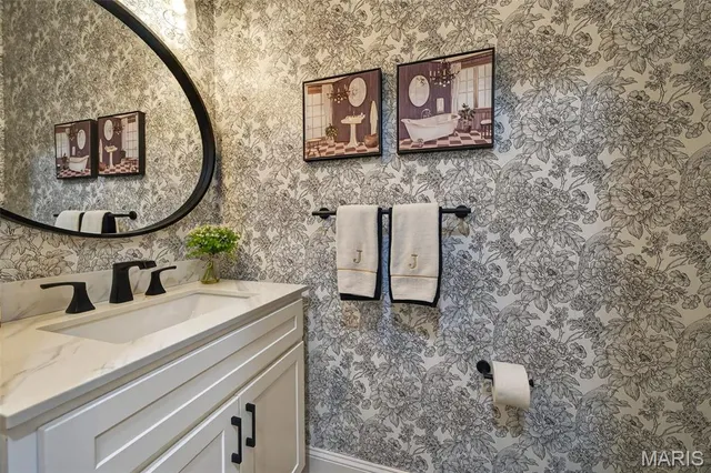 $1,600,000 | 1423 Country Lake Estates Drive, Chesterfield, MO 63005