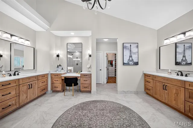 $1,600,000 | 1423 Country Lake Estates Drive, Chesterfield, MO 63005