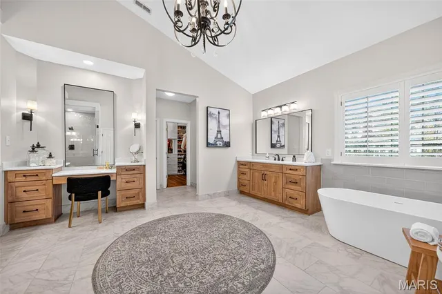 $1,600,000 | 1423 Country Lake Estates Drive, Chesterfield, MO 63005