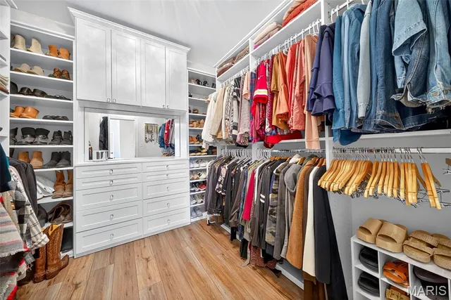 $1,600,000 | 1423 Country Lake Estates Drive, Chesterfield, MO 63005