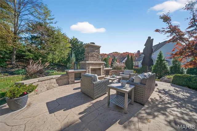 $1,600,000 | 1423 Country Lake Estates Drive, Chesterfield, MO 63005