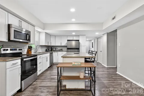 $349,900 | 5200 Barrington Drive, Charlotte, NC 28215