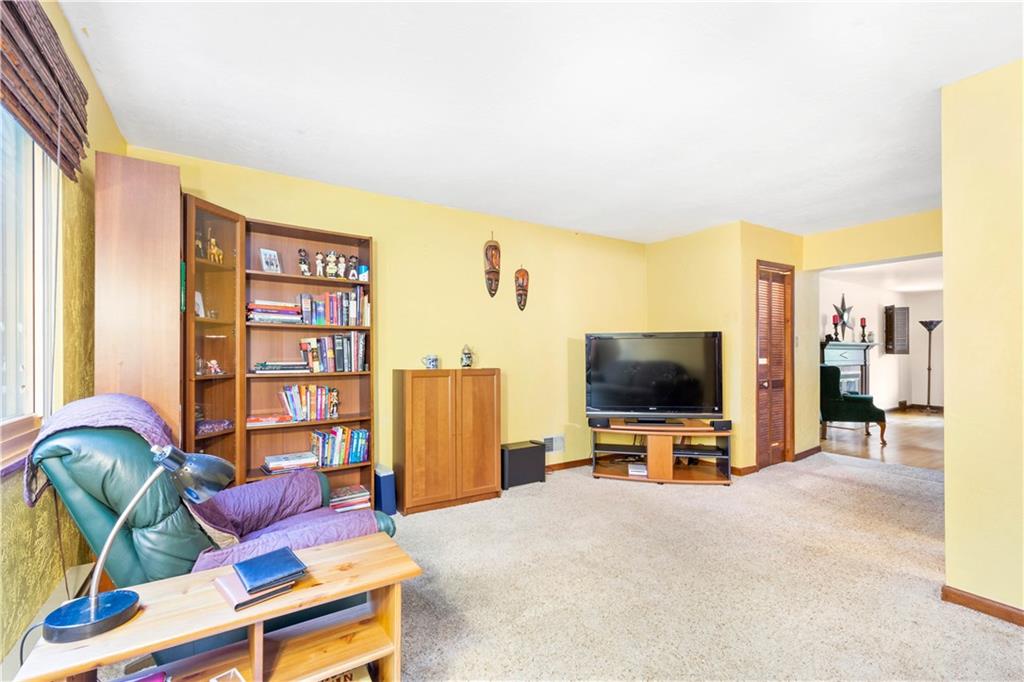 716 Scott Road Pittsburgh, PA 15228 - Photo 6 of 23 Gallery Image 6