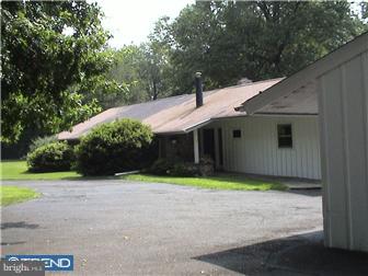 1422 Holcomb Road Huntingdon Valley, PA 19006 - Photo 4 of 10