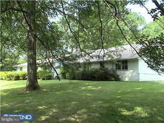 1422 Holcomb Road Huntingdon Valley, PA 19006 - Photo 6 of 10