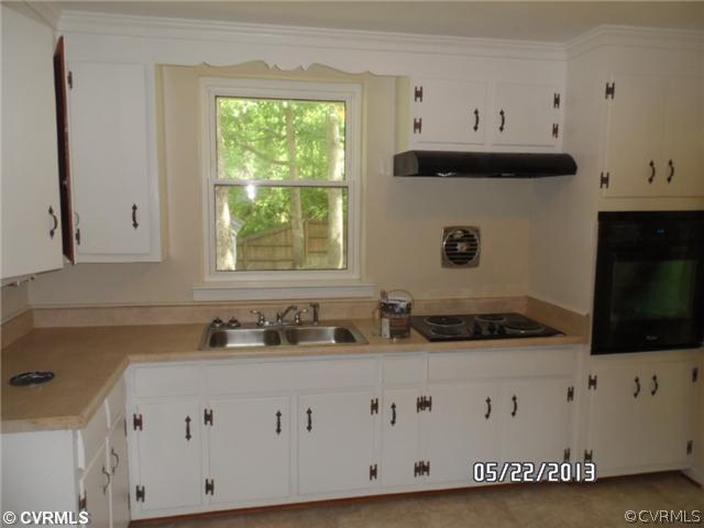 1815 North Parham Road Richmond, VA 23229 - Photo 4 of 10 Kitchen