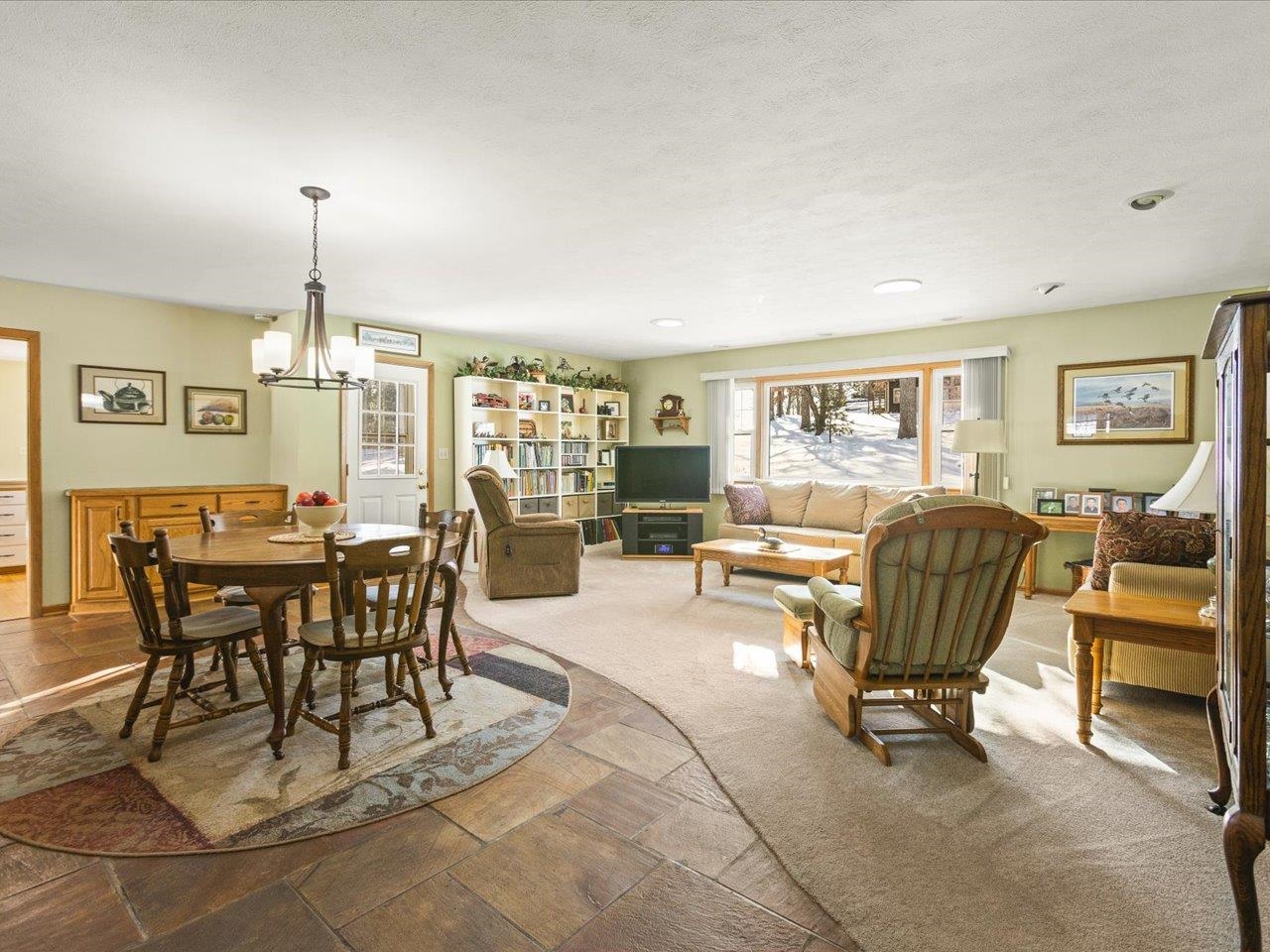 3708 Bee Lane Beloit, WI 53511 - Photo 11 of 57