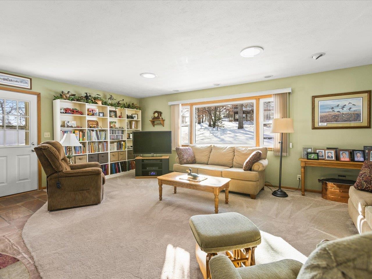 3708 Bee Lane Beloit, WI 53511 - Photo 12 of 57