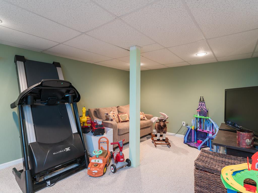 15 Deerfield Court Rochester, NH 03868 - Photo 23 of 31