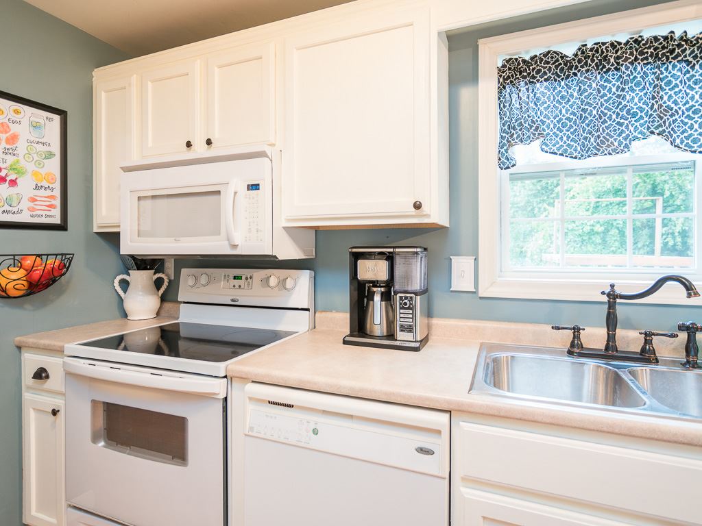 15 Deerfield Court Rochester, NH 03868 - Photo 5 of 31