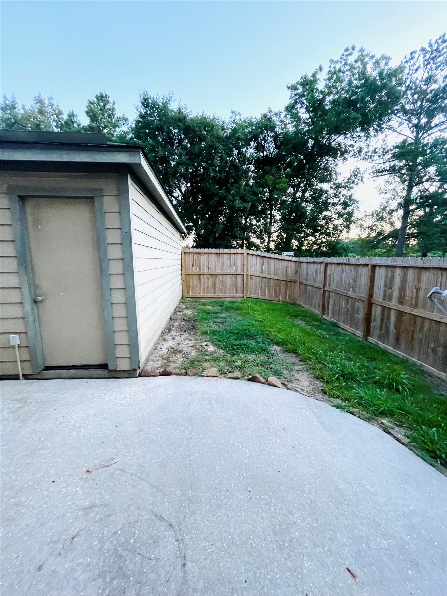 23623 Twisting Falls Drive Spring, TX 77373 - Photo 41 of 46 Garage and Backyard