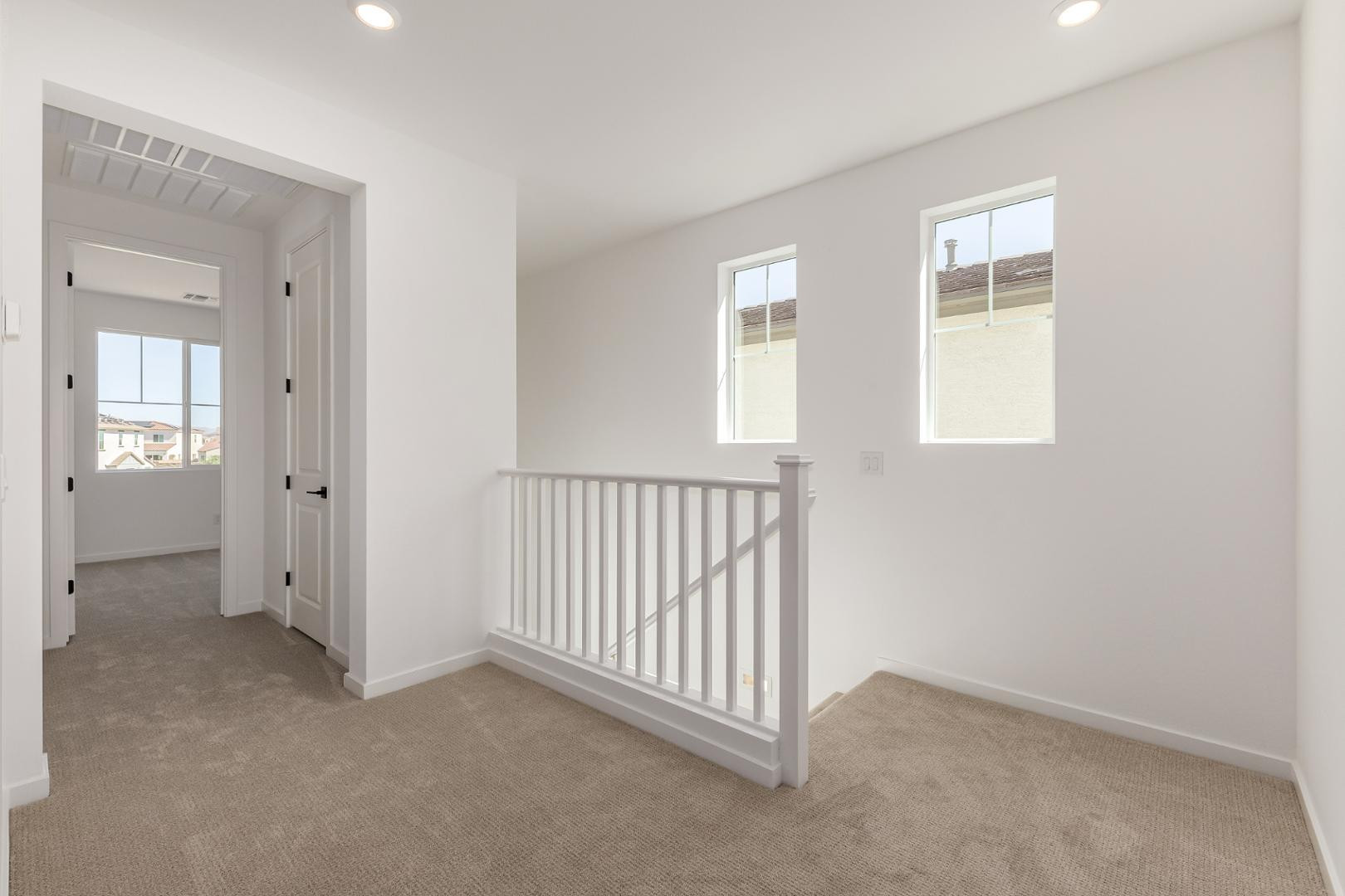 2434 West Maximo Way Phoenix, AZ 85085 - Photo 26 of 35 an empty room that has a window in it