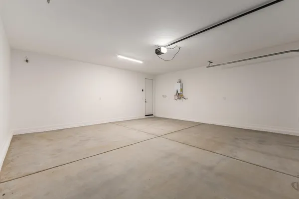 $2,800 | 2434 West Maximo Way, Phoenix, AZ 85085