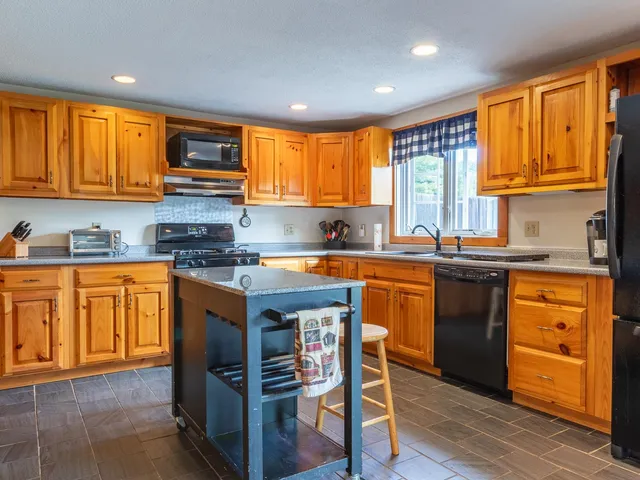 $475,000 | 28 Village Road, Surry, NH 03431