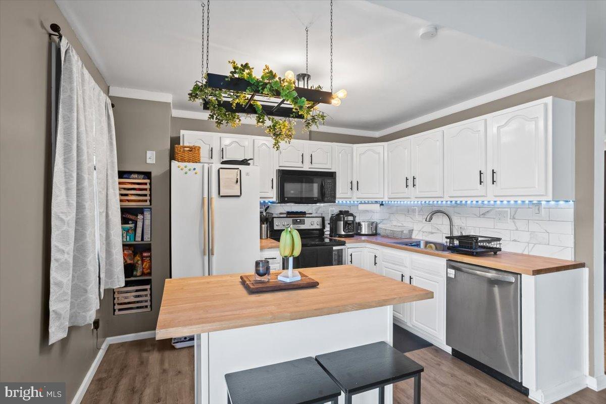 2019 Oreville Road Lancaster, PA 17601 - Photo 12 of 30 Modern kitchen with stylish finishes.