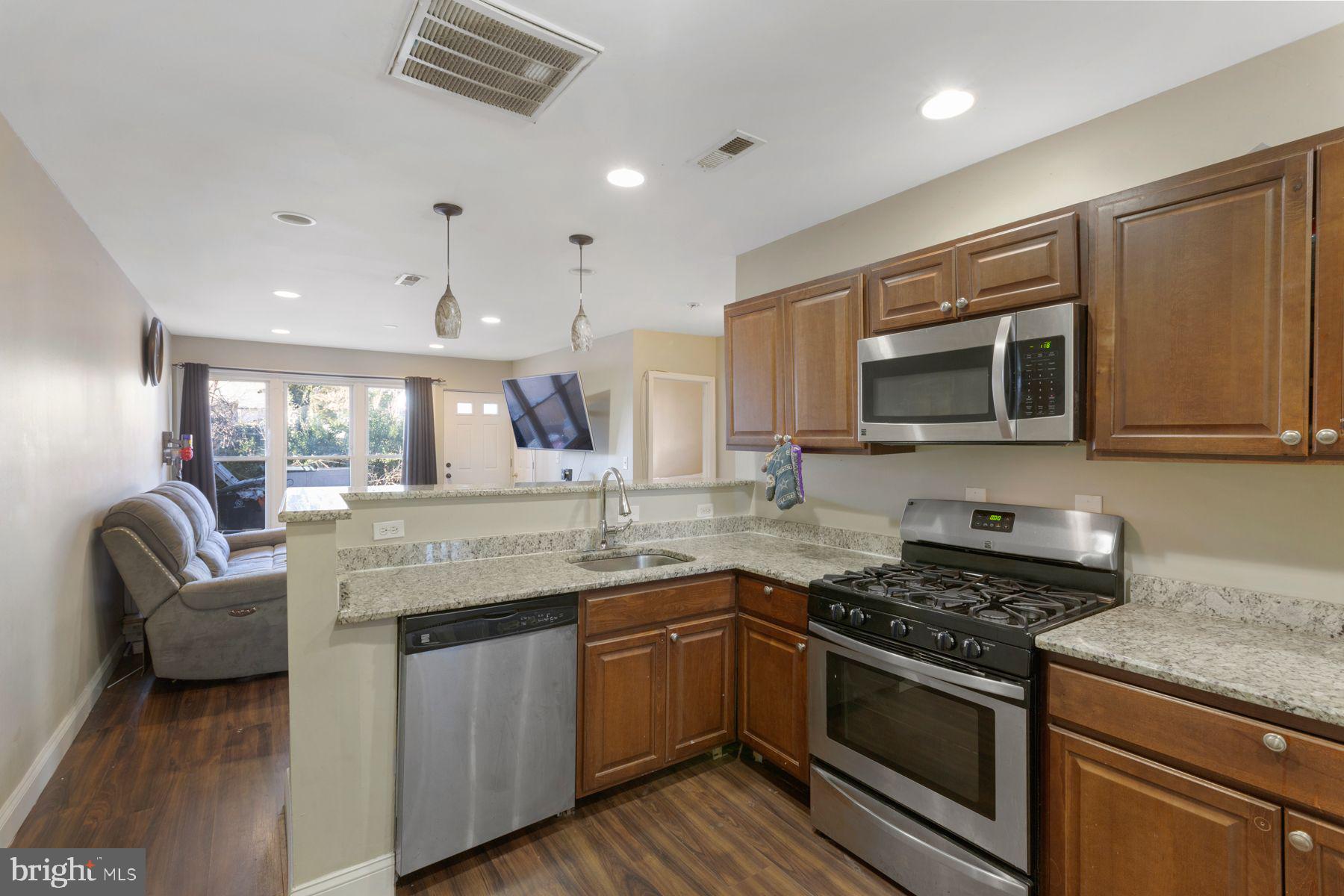 7628 Oxman Road Landover, MD 20785 - Photo 2 of 15