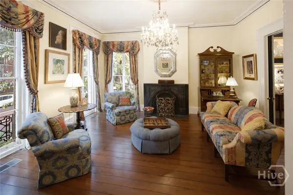 $5,400,000 | 11 West Jones Street, Savannah, GA 31401