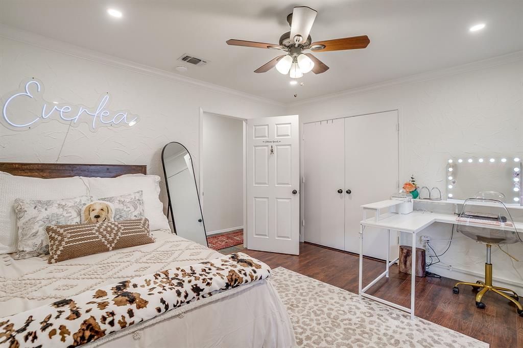 1930 Bethel Road Weatherford, TX 76086 - Photo 24 of 33 a bedroom with a bed and a table