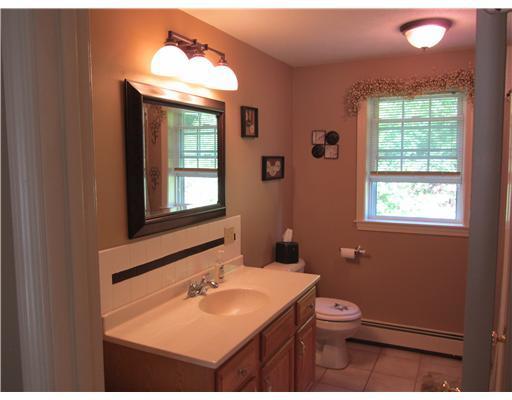623 Fort Hill Road Gorham, ME 04038 - Photo 15 of 15 Bathroom. First Floor Full Bath