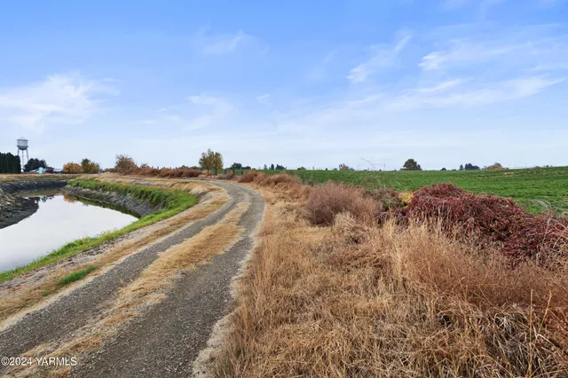 $1,825,000 | 600 Schooley Road, Zillah, WA 98953