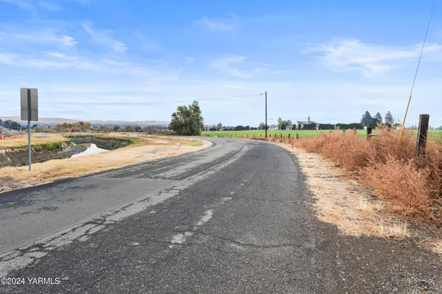 $1,825,000 | 600 Schooley Road, Zillah, WA 98953